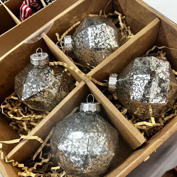 Mercury blown glass dipped silver mercury ornaments set of 4 Pottery Barn. 3.5” - Picture 8 of 8